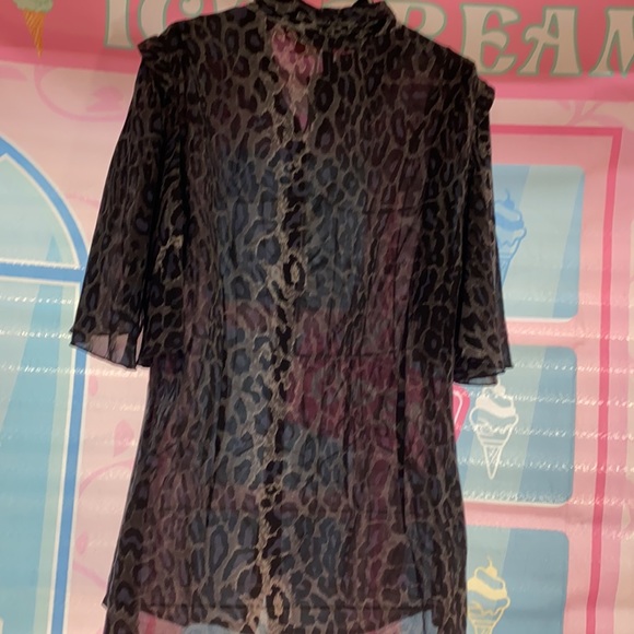 BCBGMaxazria silk animal print gray & black top - Picture 5 of 8